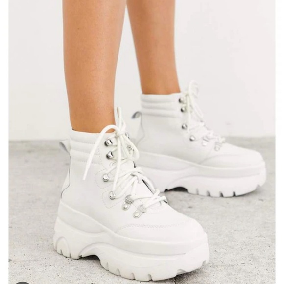 Steve Madden Husky hiker boots in white - Picture 3 of 3